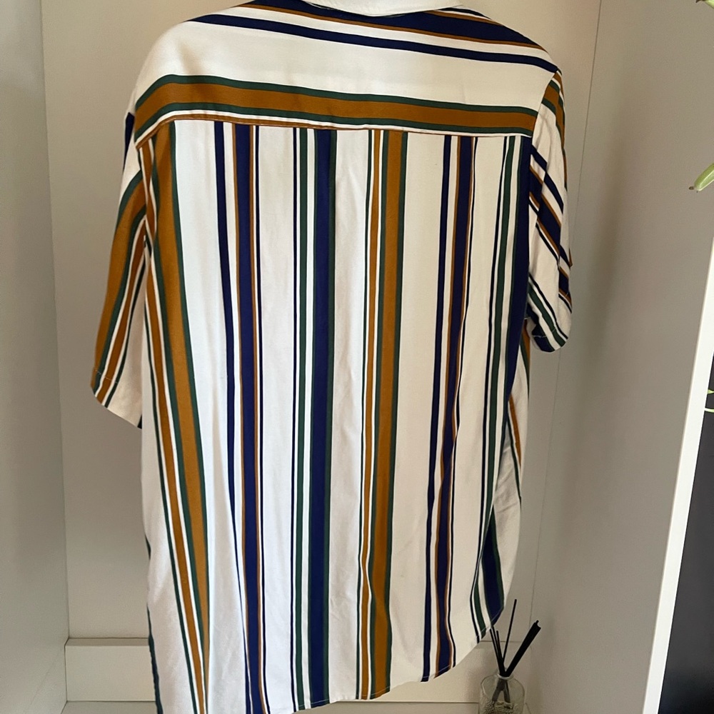 Short sleeve button down - Picture 5 of 5
